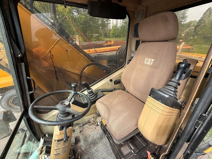 caterpillar-m318-image-91
