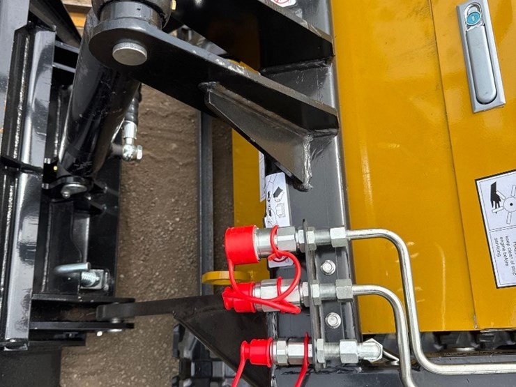 new-agt-co-mini-stand-on-skidloader-model-mx-crt23-image-5