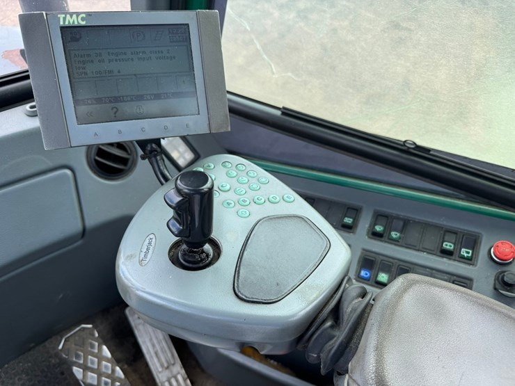 deere-1110d-image-38