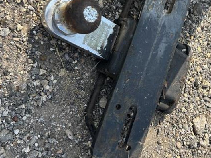 #124-•-ball-mount-trailer-hitch-w/-2"-ball-image-1