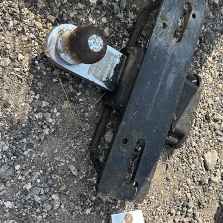 #124 • Ball Mount Trailer Hitch w/ 2" Ball