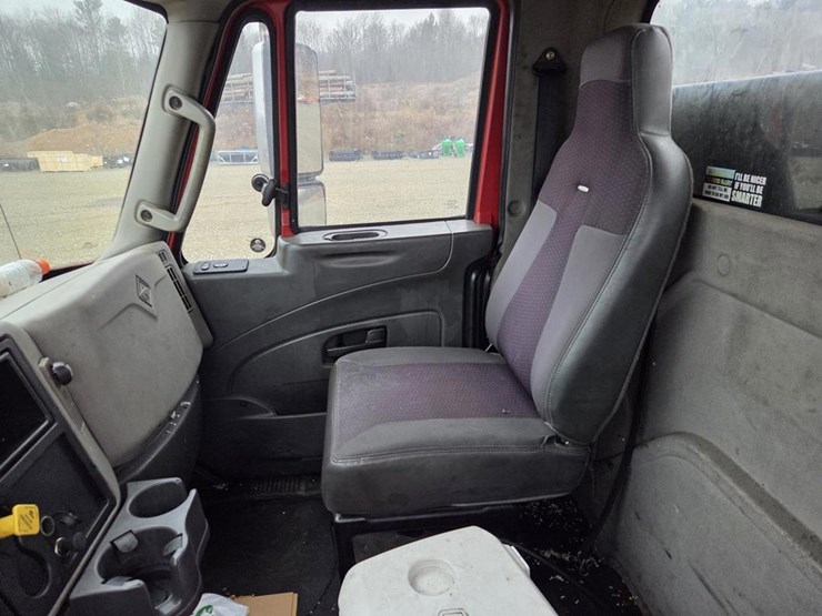 2013-international-durastar-4300-image-75