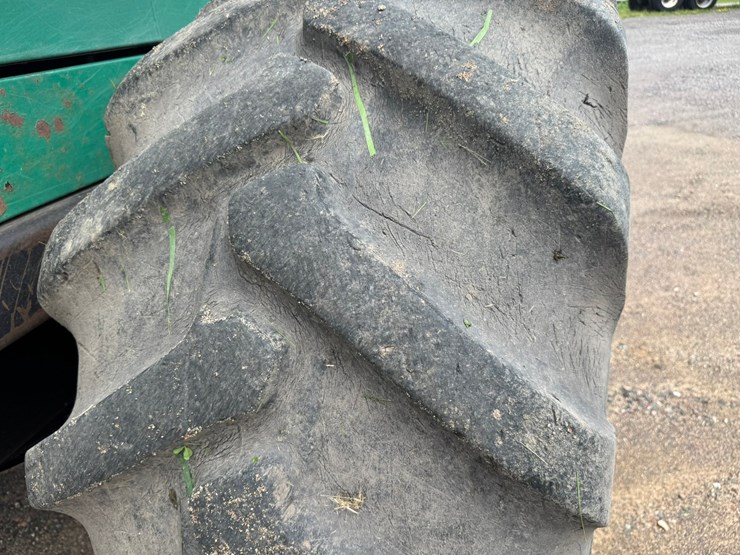 deere-1110d-image-73