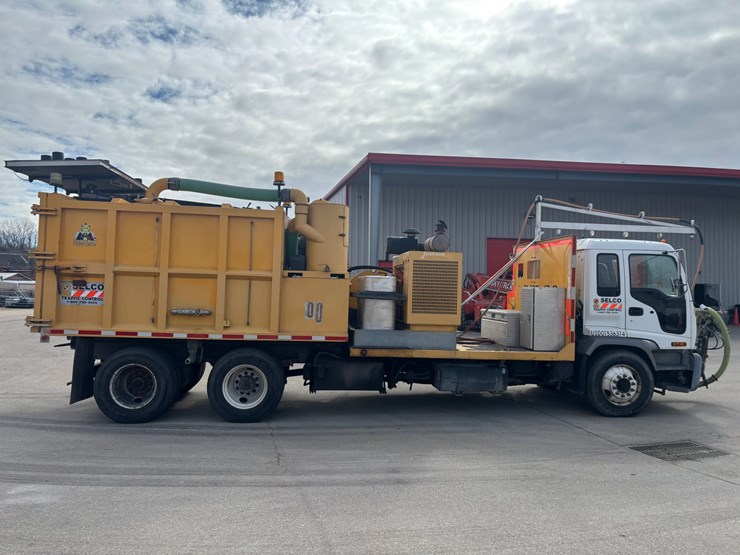 2005-gmc-t7500-image-4
