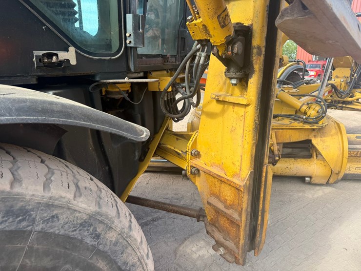caterpillar-160m-image-41