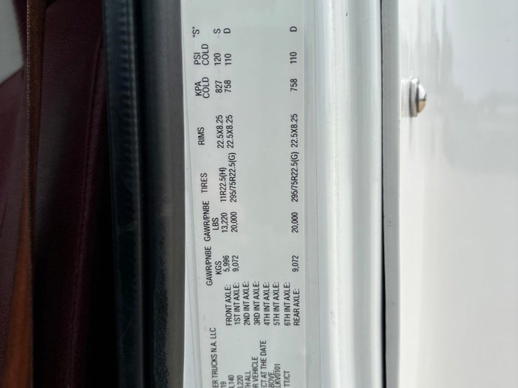 2020-western-star-5700xe-image-118