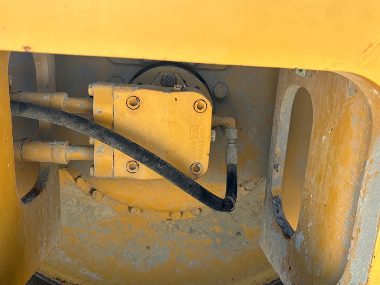 caterpillar-cs-563e-image-65
