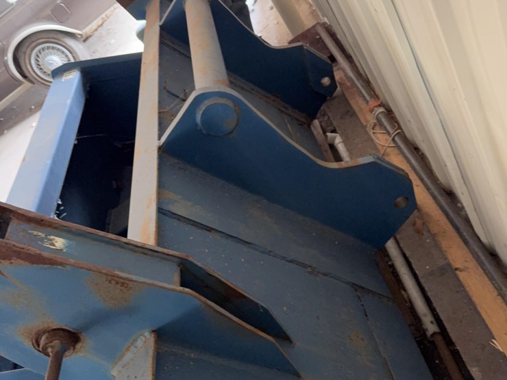 front-end-loader-bucket-image-2