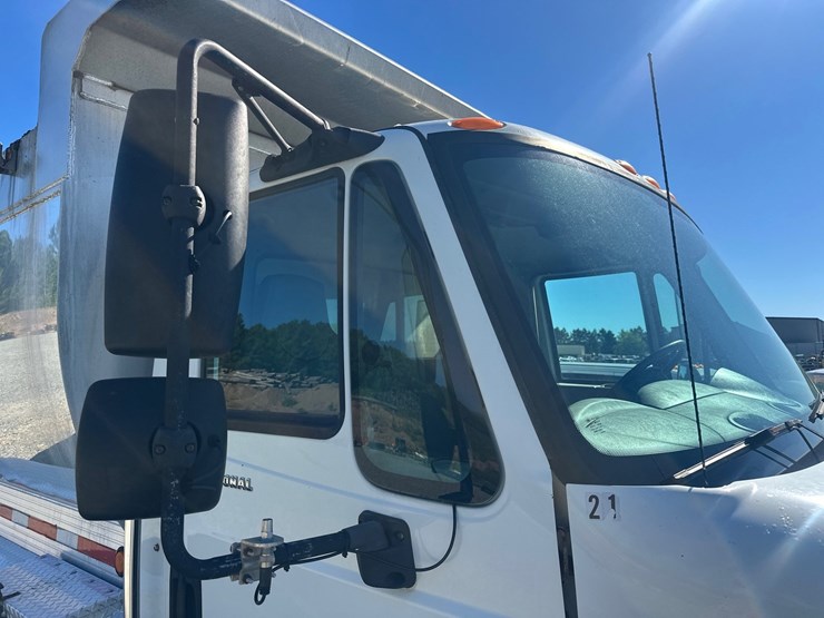 2007-international-durastar-4400-image-11