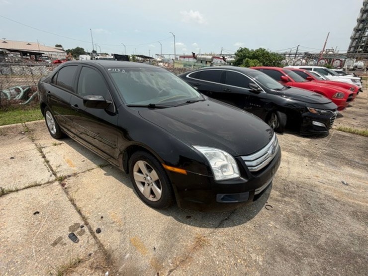 #64-•-2008-ford-fusion-image-2