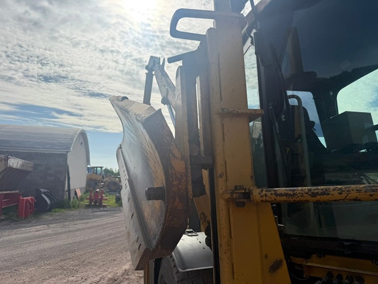 caterpillar-160m-image-153