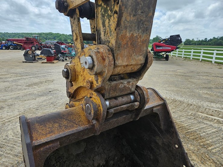 caterpillar-320c-image-11