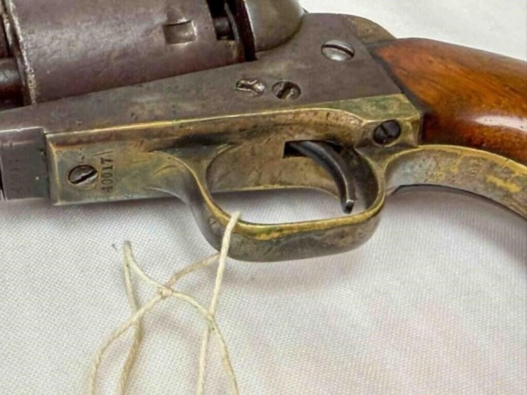 colt-revolver-image-9