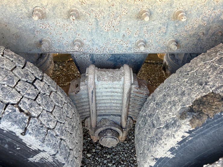 2001-mack-rd688s-image-25