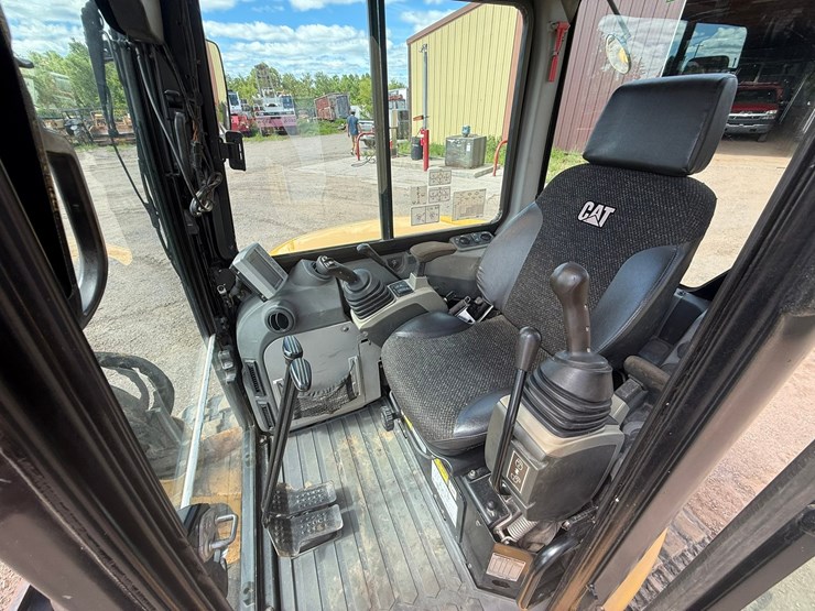 caterpillar-305.5e2-image-54