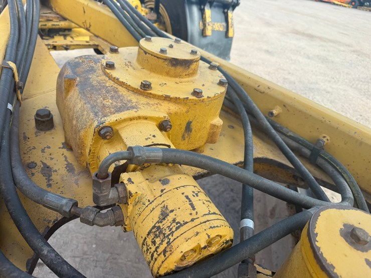caterpillar-160m-image-91