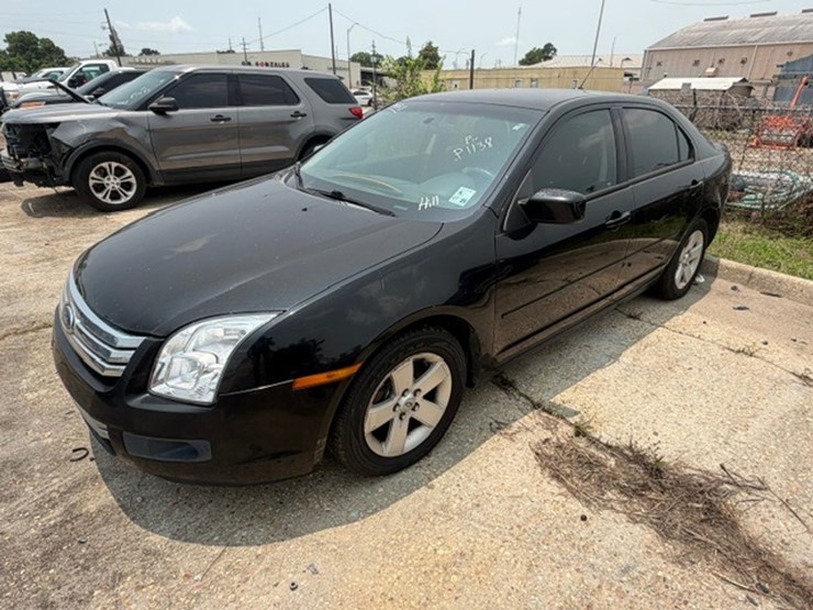 #64-•-2008-ford-fusion-image-5