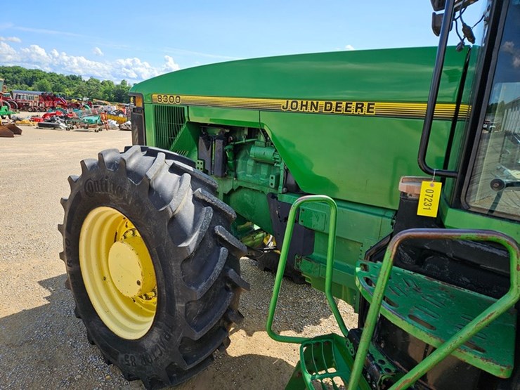 john-deere-8300-image-21