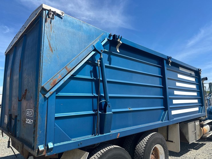 1991-ford-l9000-image-13