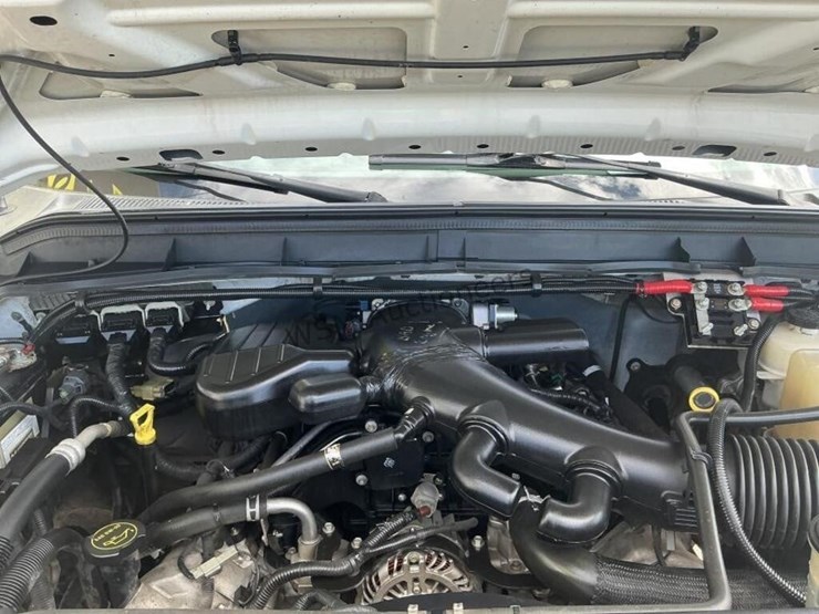 2015-ford-f550-image-14
