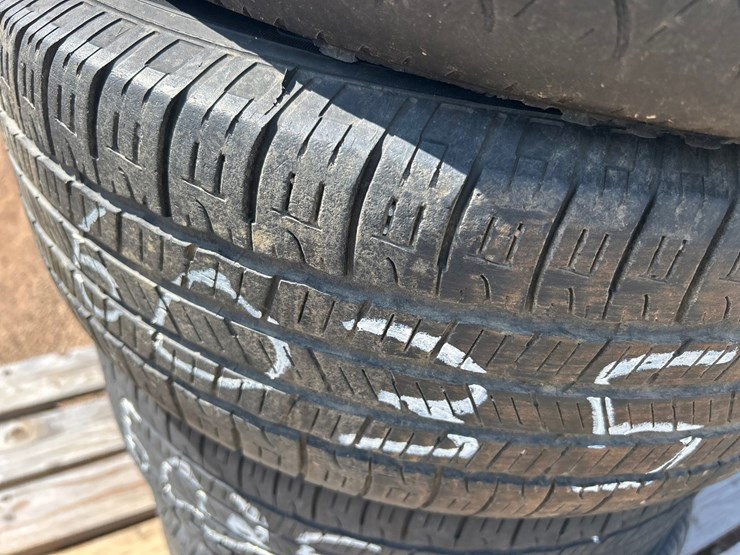 #6035-•-(4)-douglas-performance-225/55r17-tires-w/-aluminum-rims-image-6