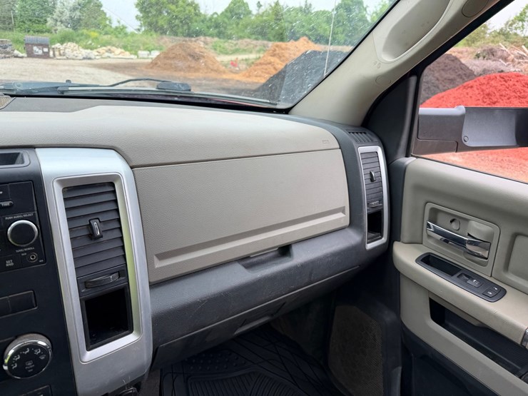 2011-ram-4500-slt-image-40