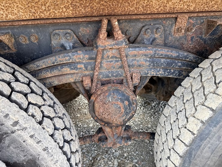 #60835-•-1991-volvo-/-gm-white-tandem-axle-storm-truck-image-37