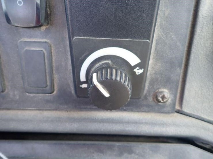 2009-deere-310sj-image-14