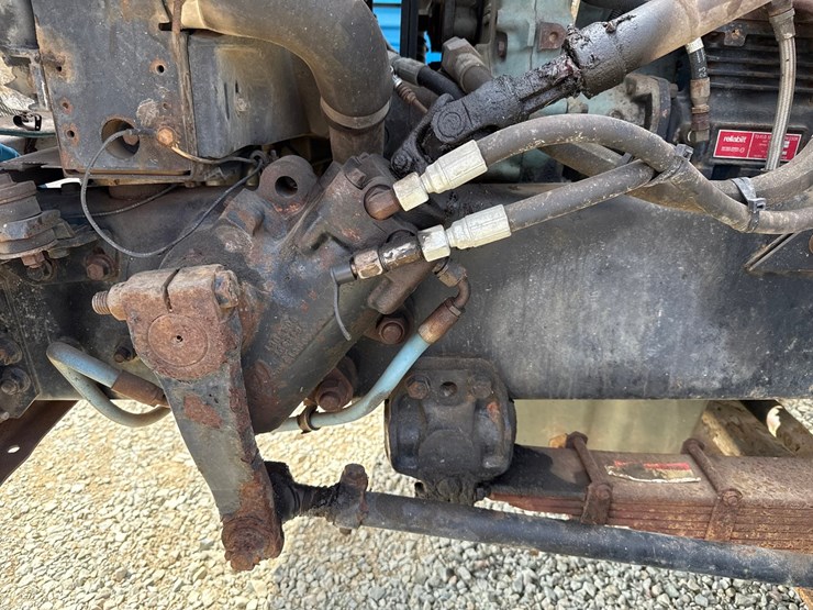 #60835-•-1991-volvo-/-gm-white-tandem-axle-storm-truck-image-10
