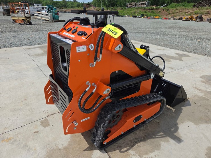 #5049-•-2026-36c-mini-skid-steer-image-5