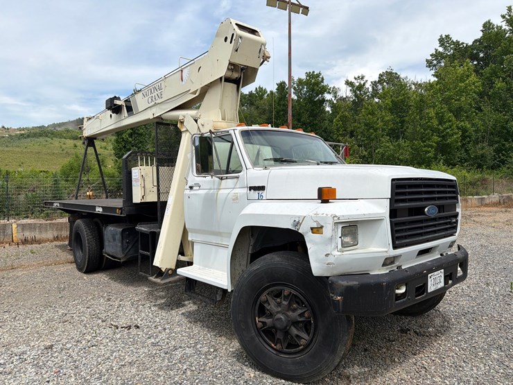 1990-ford-f800-image-7