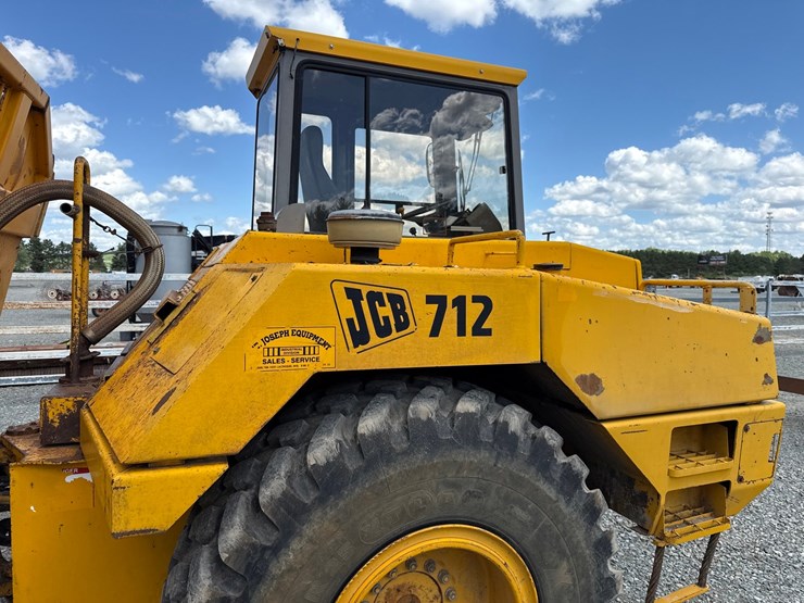 jcb-712-image-17