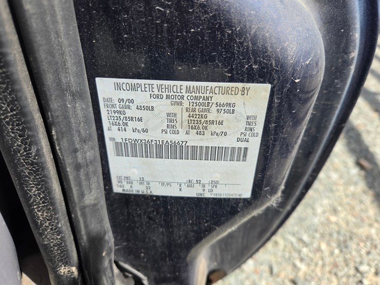 2001-ford-f350-image-54