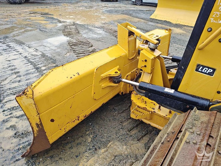 2020-caterpillar-d1-image-20