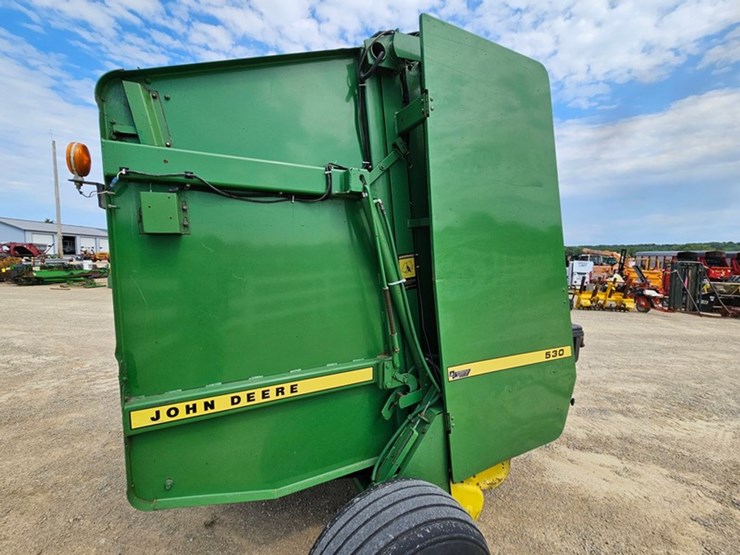 john-deere-530-image-23