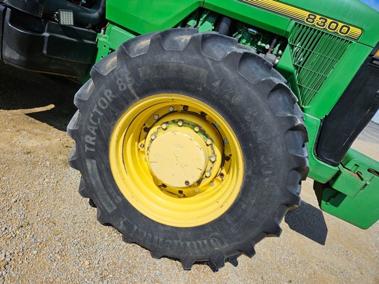 john-deere-8300-image-42