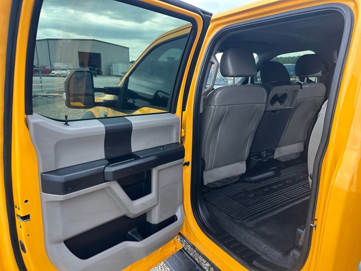 2019-ford-f550-image-25