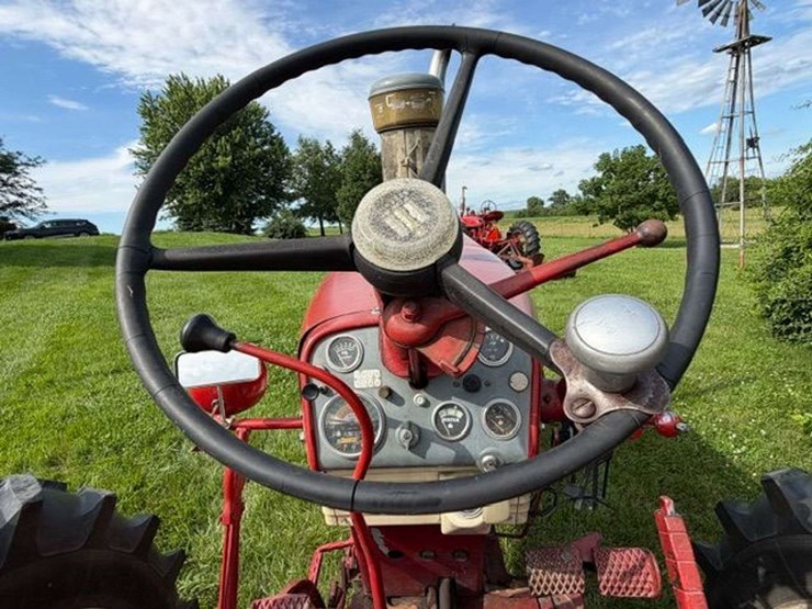 1962-farmall-560-diesel-image-14