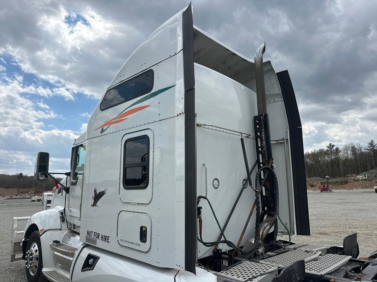 2014-kenworth-t660-image-14