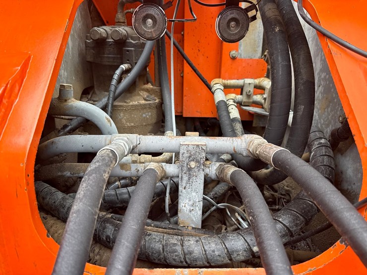 2006-hitachi-zx225-image-30
