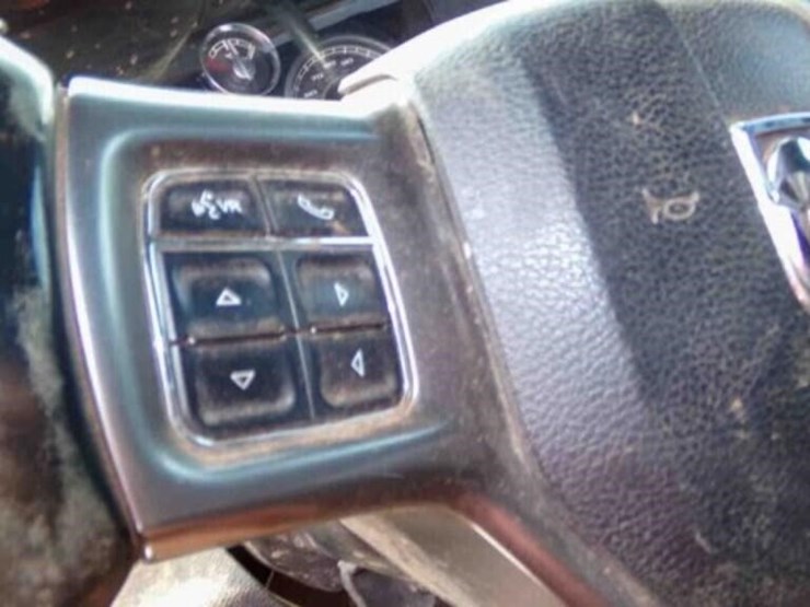 2016-dodge-ram-3500-image-15