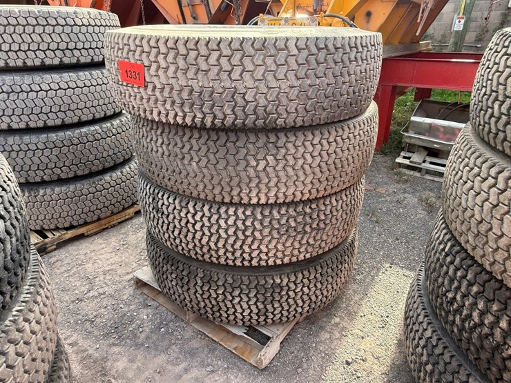 #1331-•-michelin-tires-with-rims-image-1