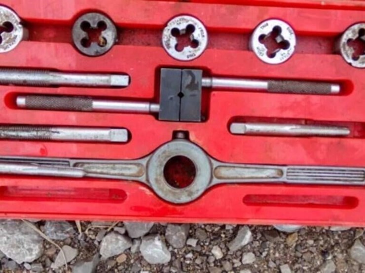 tap-and-die-set-image-1