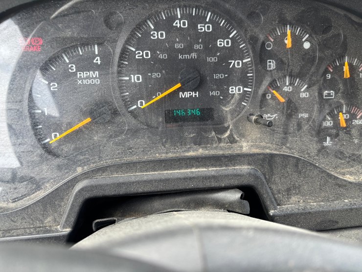 2005-gmc-t7500-image-22
