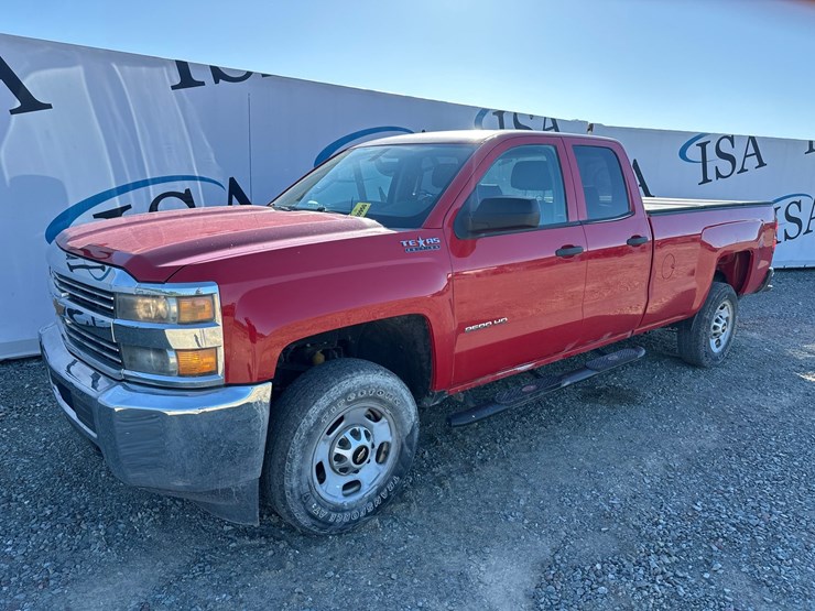 2015-chevrolet-silverado-2500hd-image-1