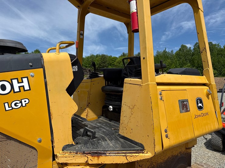 deere-550h-image-44