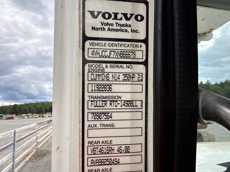 1999-volvo-wg64-image-135