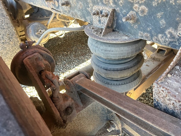 2001-mack-rd688s-image-29