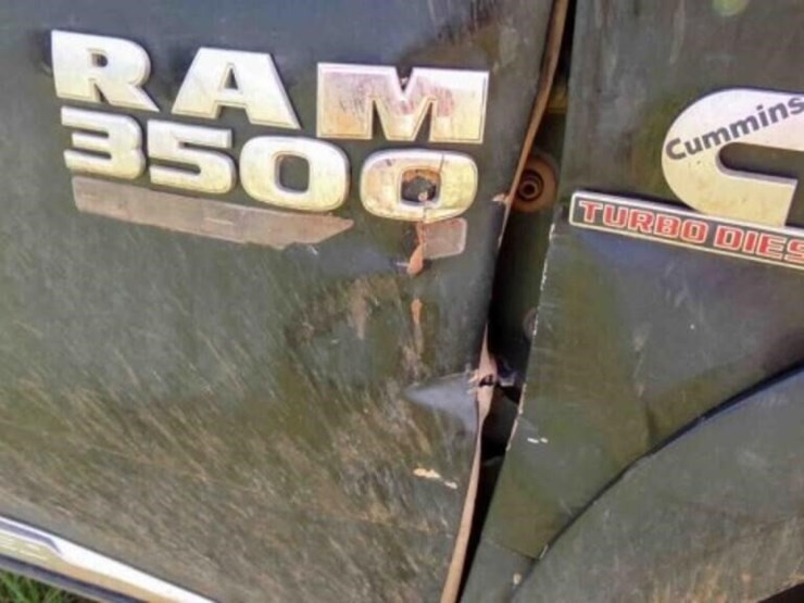 2016-dodge-ram-3500-image-28