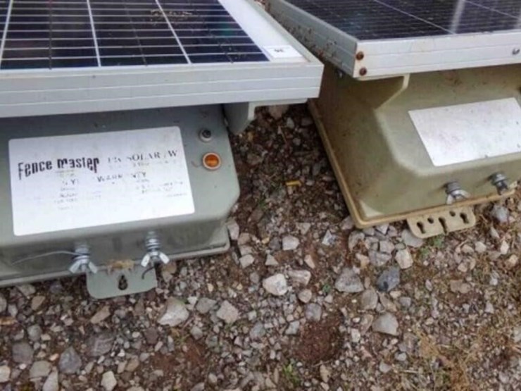 2--solar-fence-master-chargers-image-2